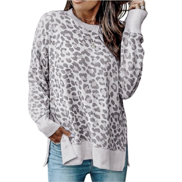 aerie Tops - Aerie Crew Neck Leopard Print Oversized Sweatshirt - Size XS